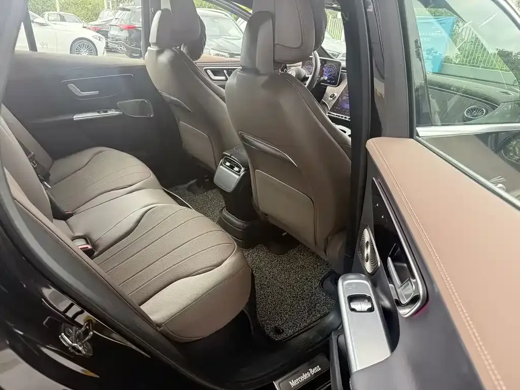 Mercedes-Benz EQE SUV — фото 3
