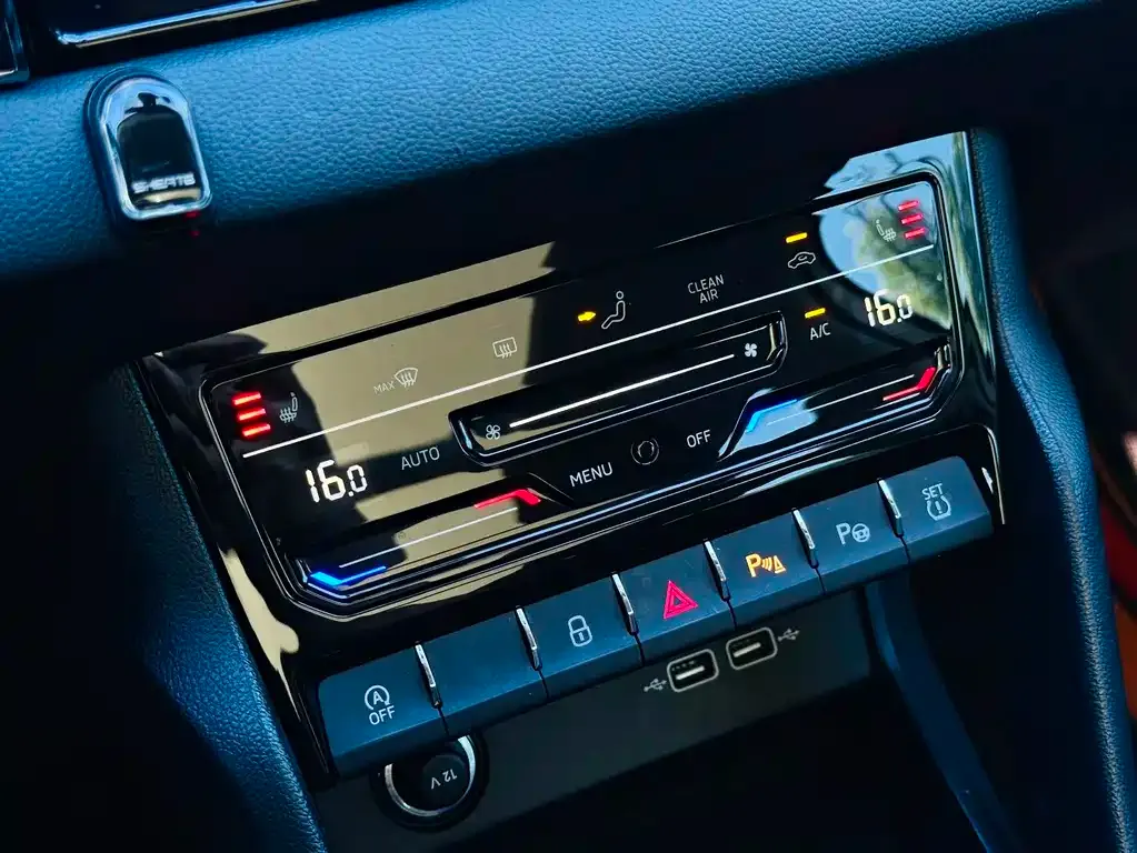 Skoda Karoq — фото 10