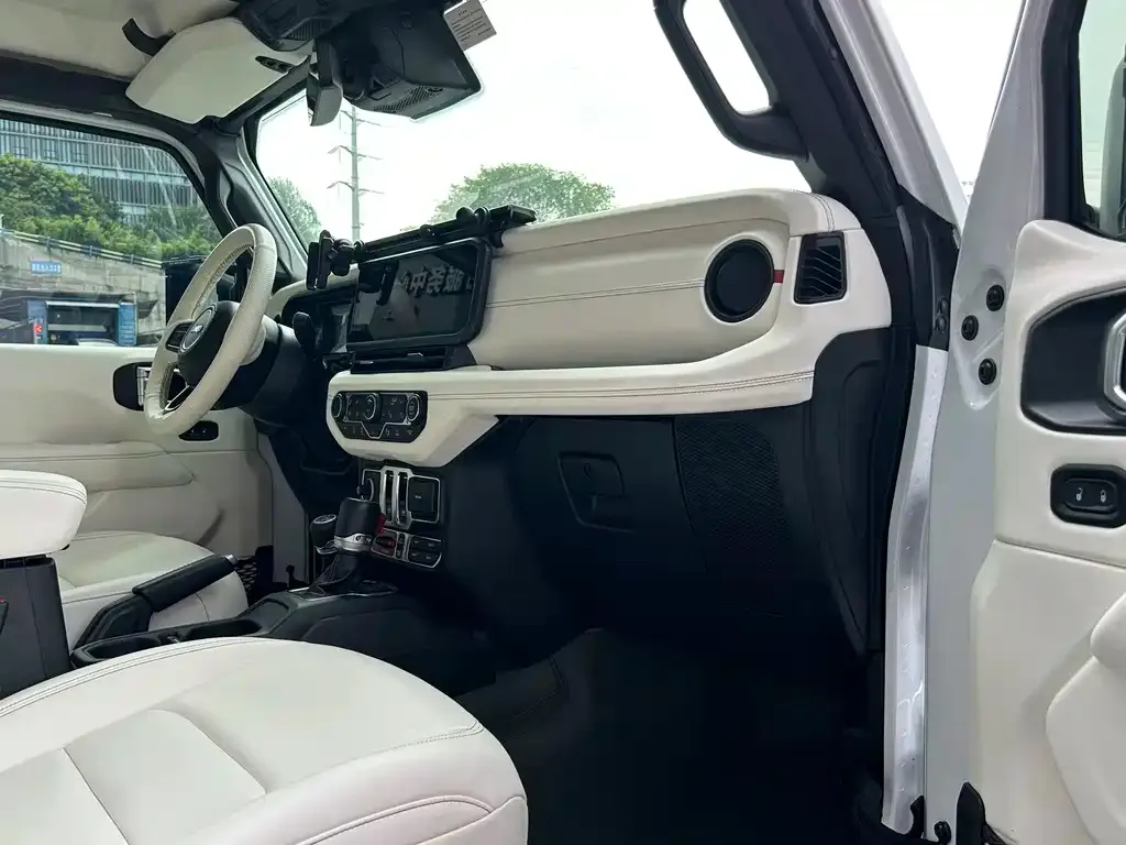 Jeep Wrangler — фото 2