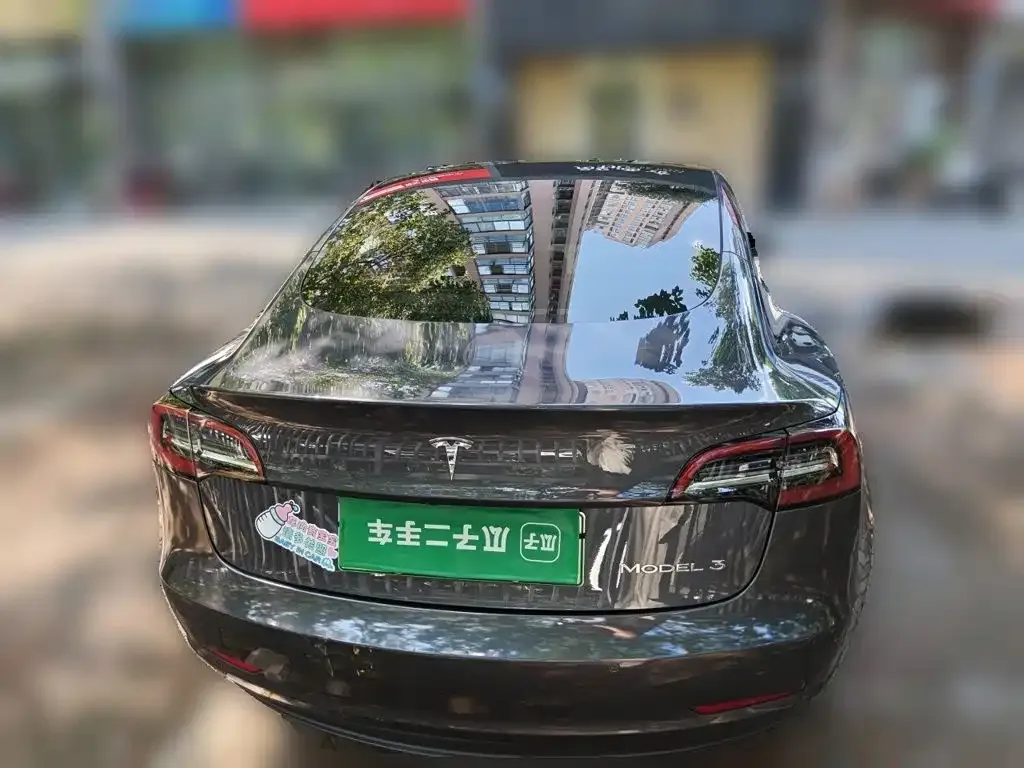 Tesla Model 3 — фото 10