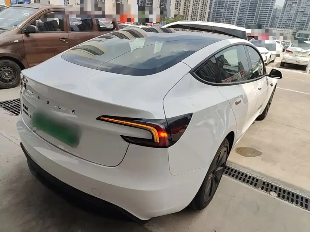 Tesla Model 3 — фото 10