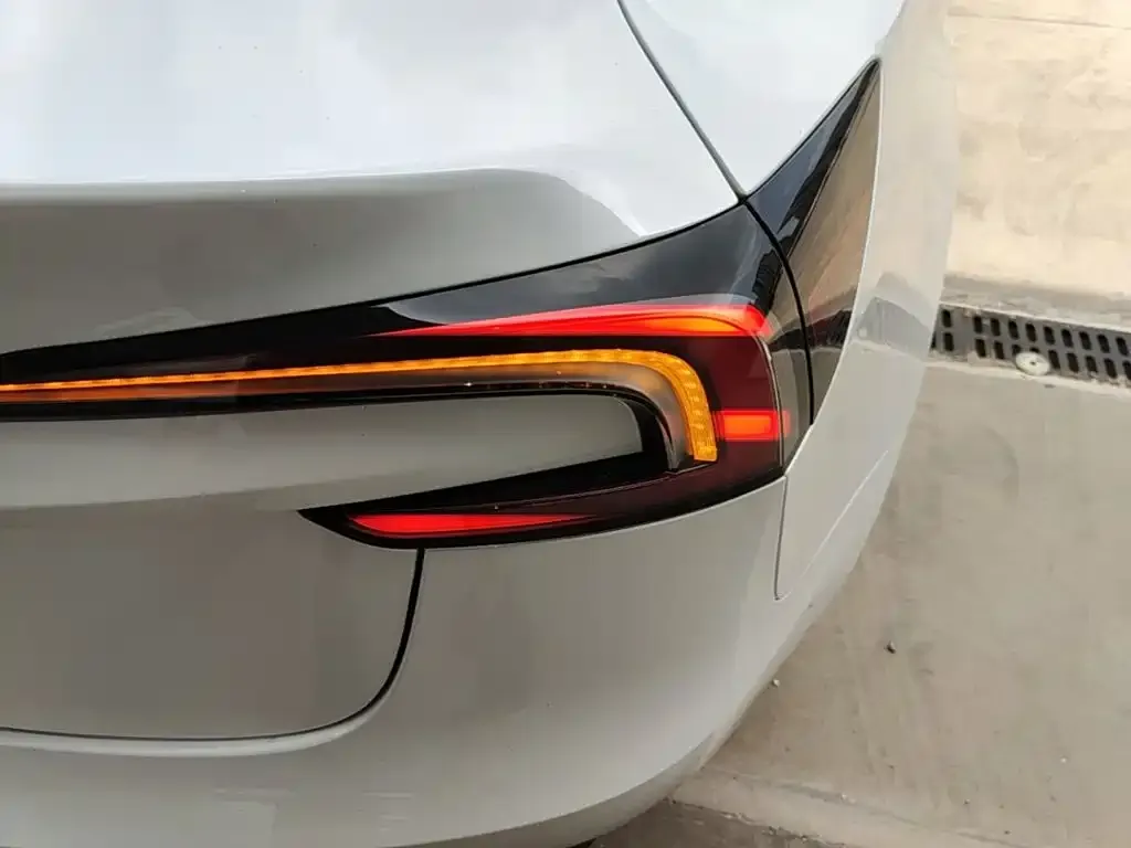 Tesla Model 3 — фото 5