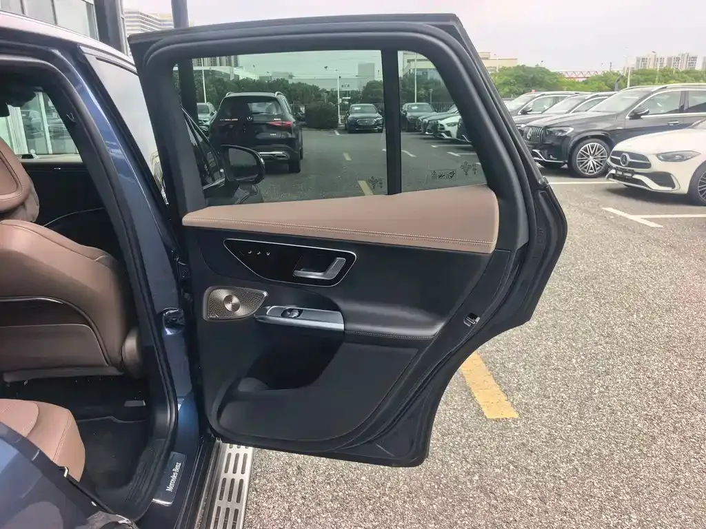 Mercedes-Benz EQE SUV — фото 2
