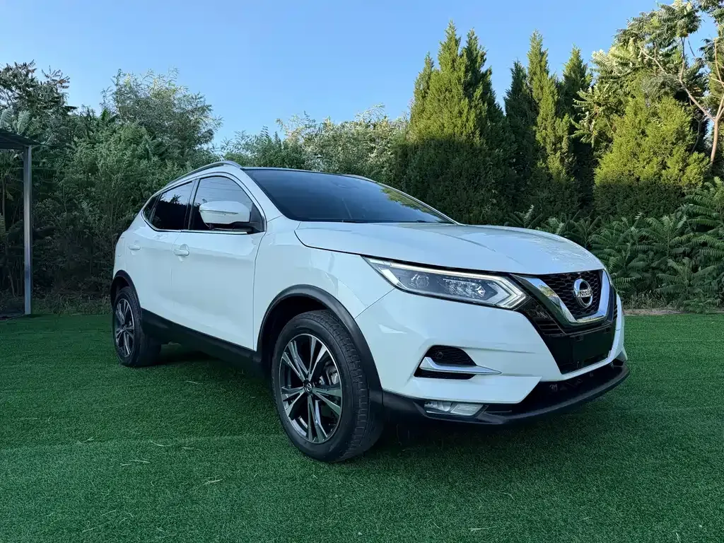 Nissan Qashqai — фото 9