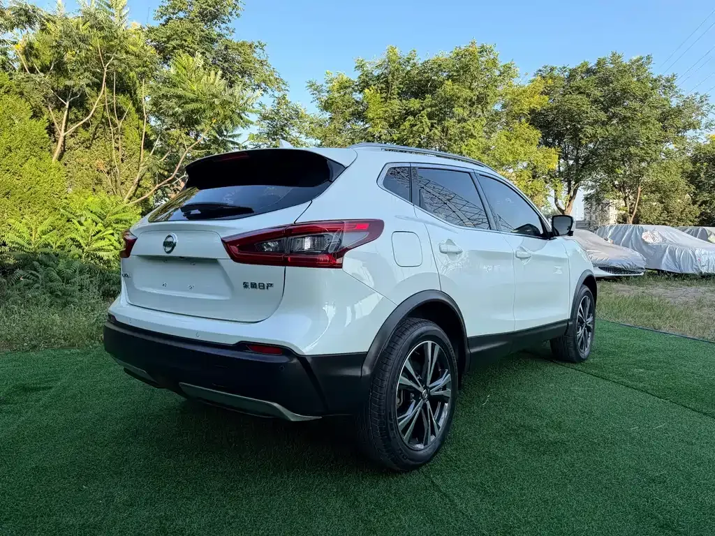 Nissan Qashqai — фото 10