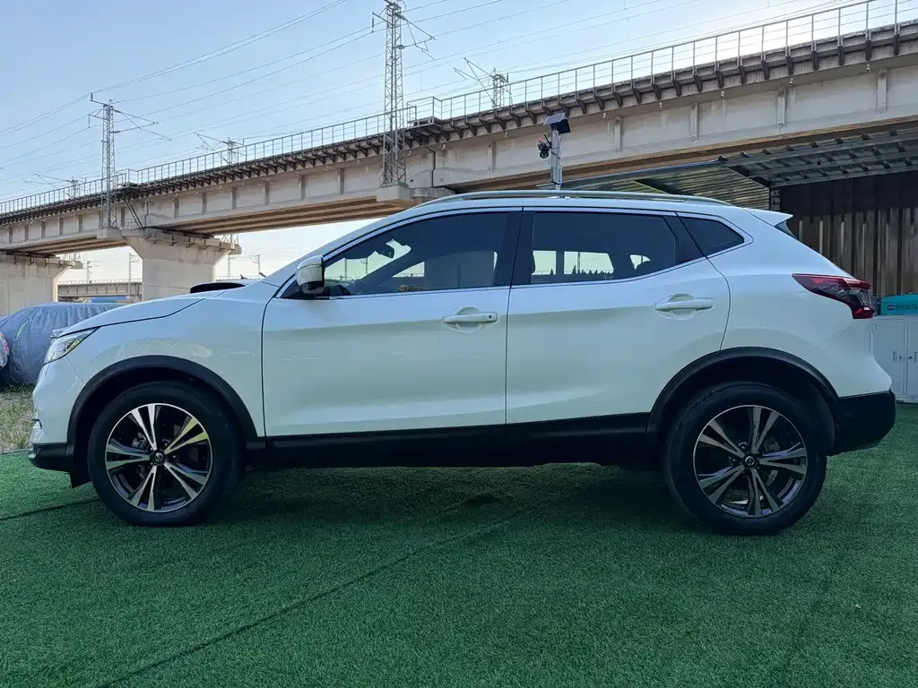 Nissan Qashqai — фото 5