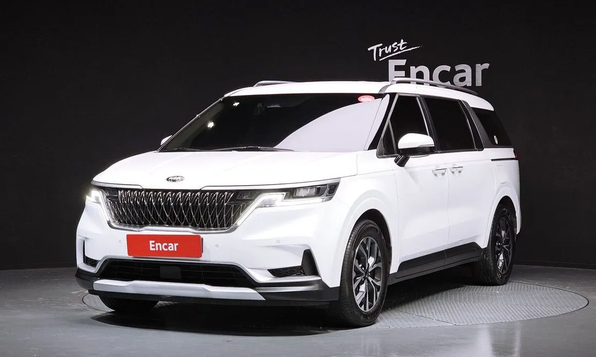 Kia Carnival — фото 1