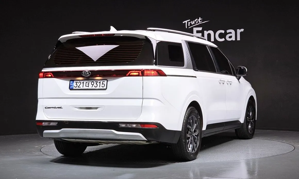 Kia Carnival — фото 2