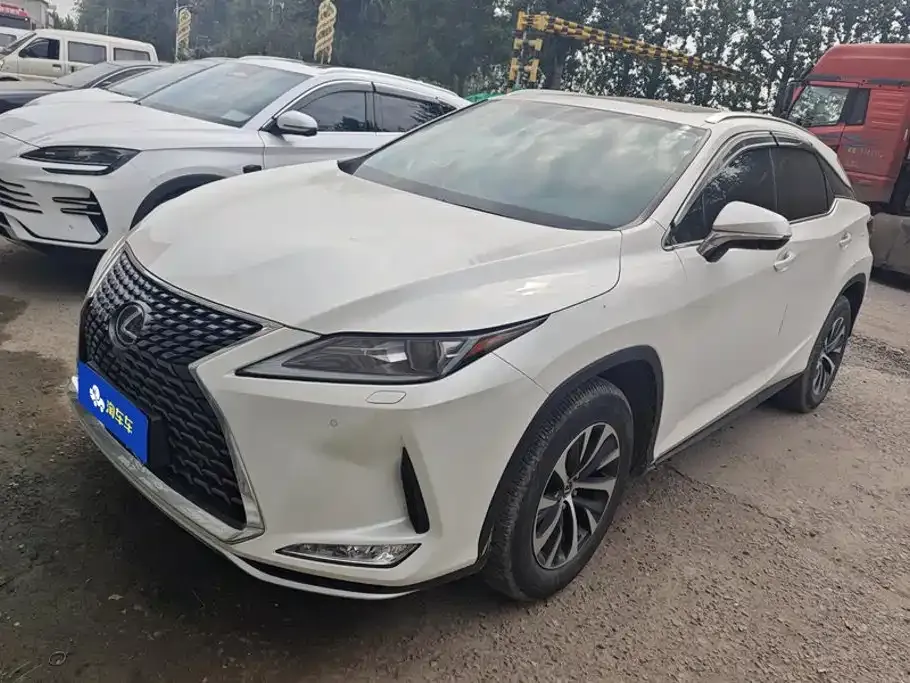 Lexus RX — фото 1