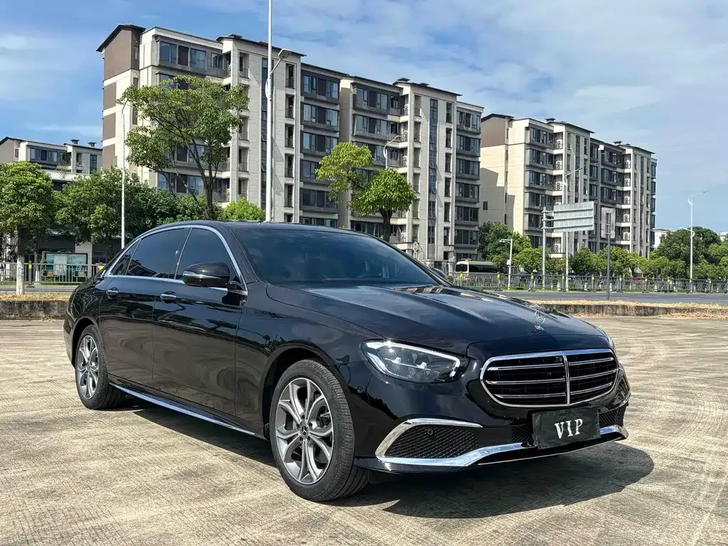 Mercedes-Benz E-Class — фото 4