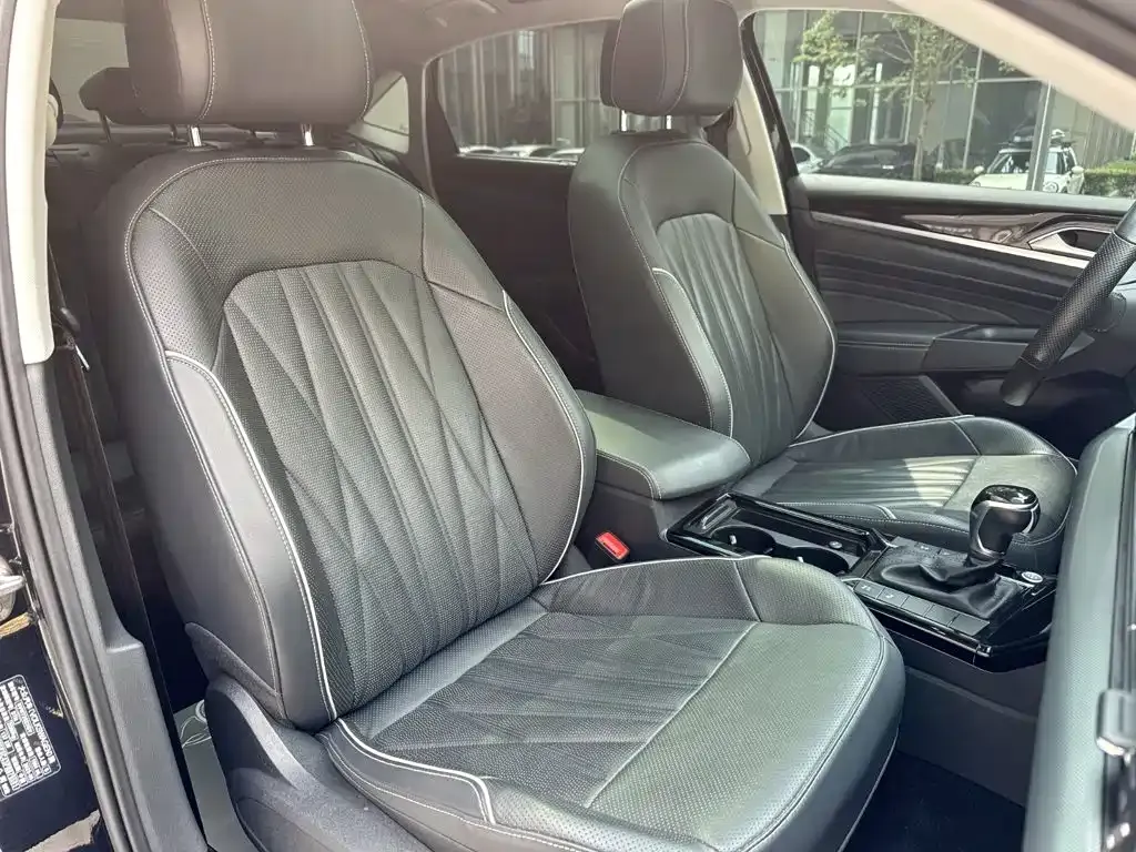 Volkswagen Passat — фото 8