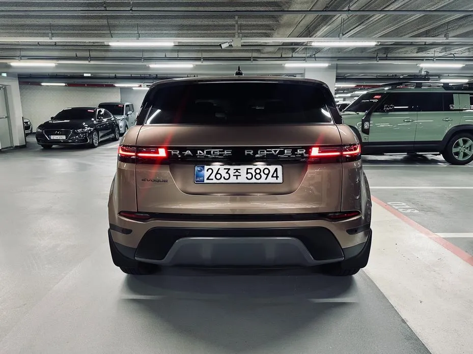 Land Rover Range Rover Evoque — фото 10
