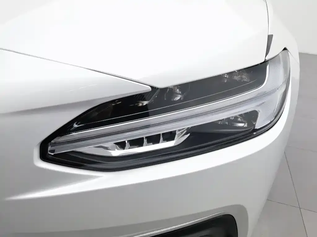 Volvo S90 — фото 9