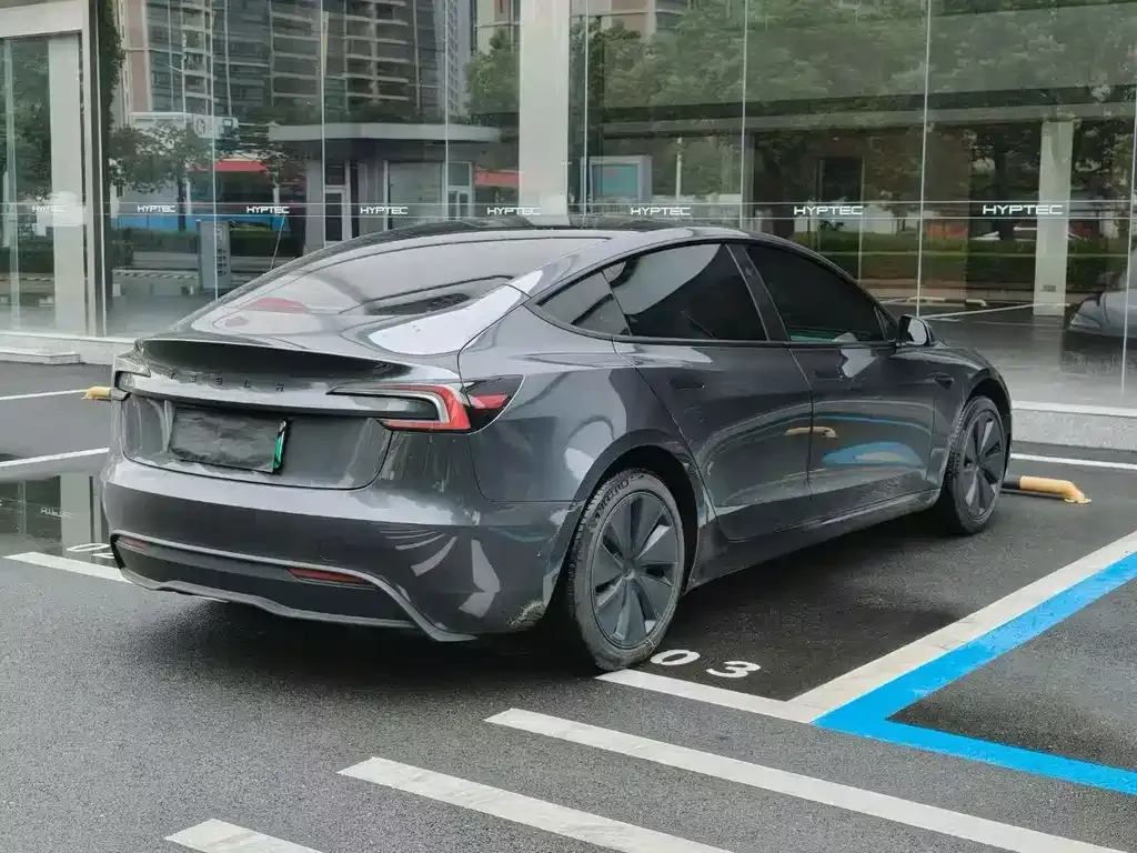 Tesla Model 3 — фото 5