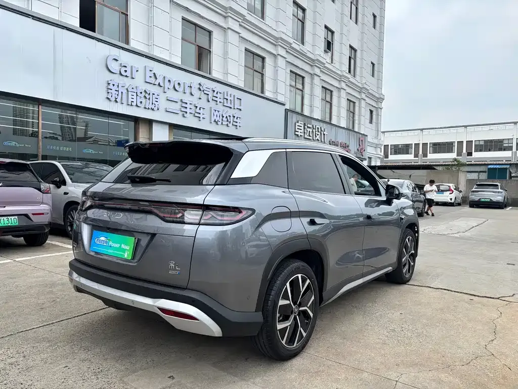 BYD L DM-i — фото 4