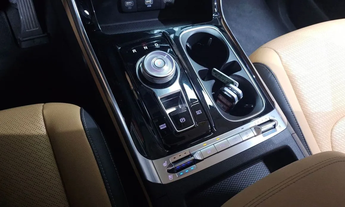 Kia Carnival — фото 10