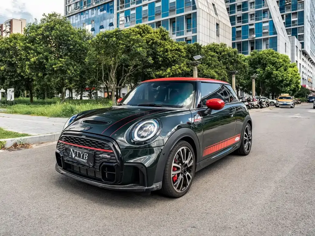 MINI JCW (John Cooper Works) — фото 1