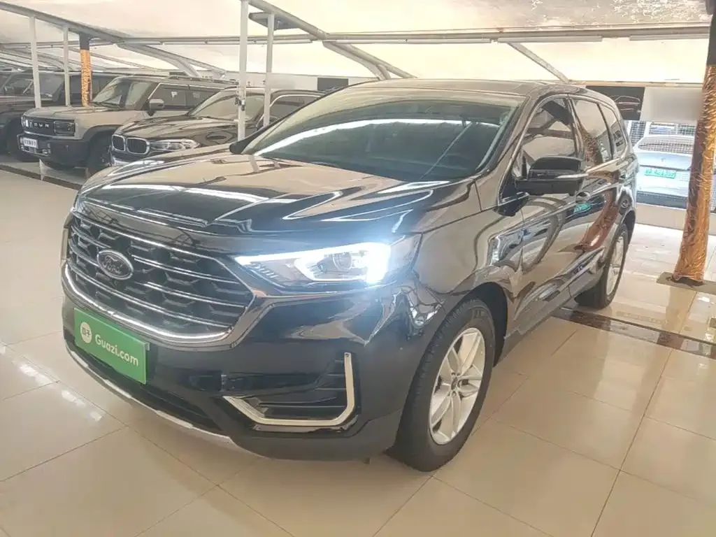 Ford Edge — фото 1