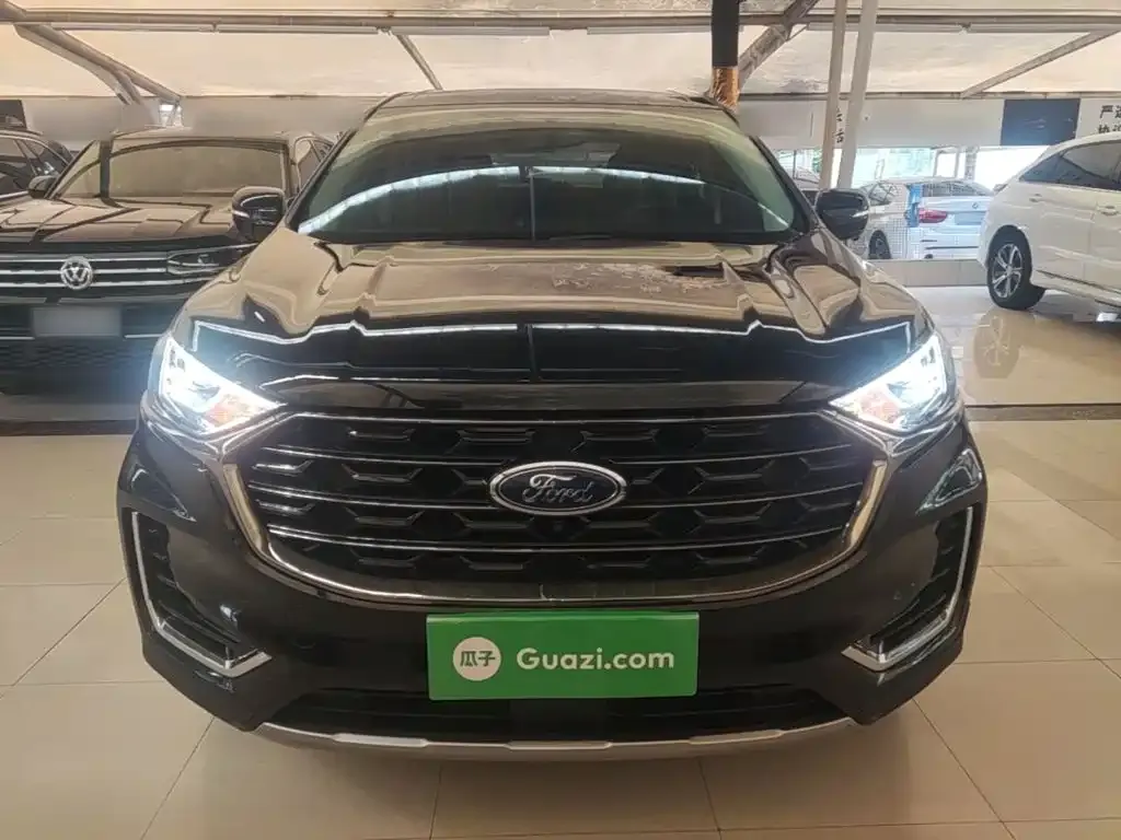 Ford Edge — фото 10
