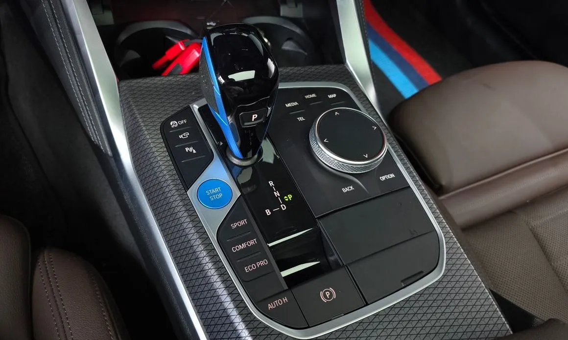 BMW i4 — фото 8