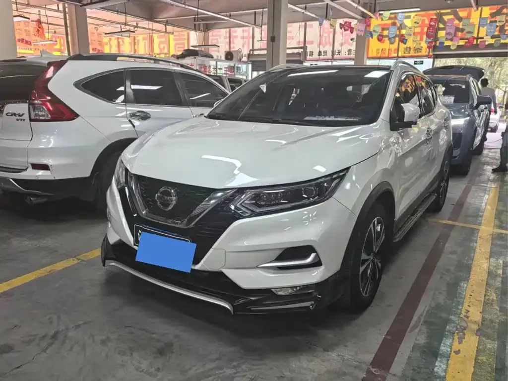 Nissan Qashqai — фото 1