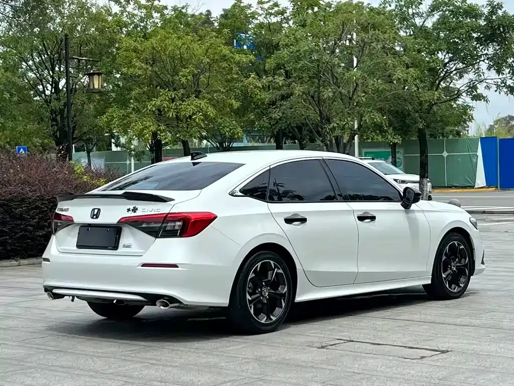 Honda Civic — фото 7