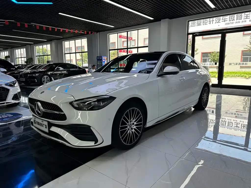 Mercedes-Benz C-Class — фото 1