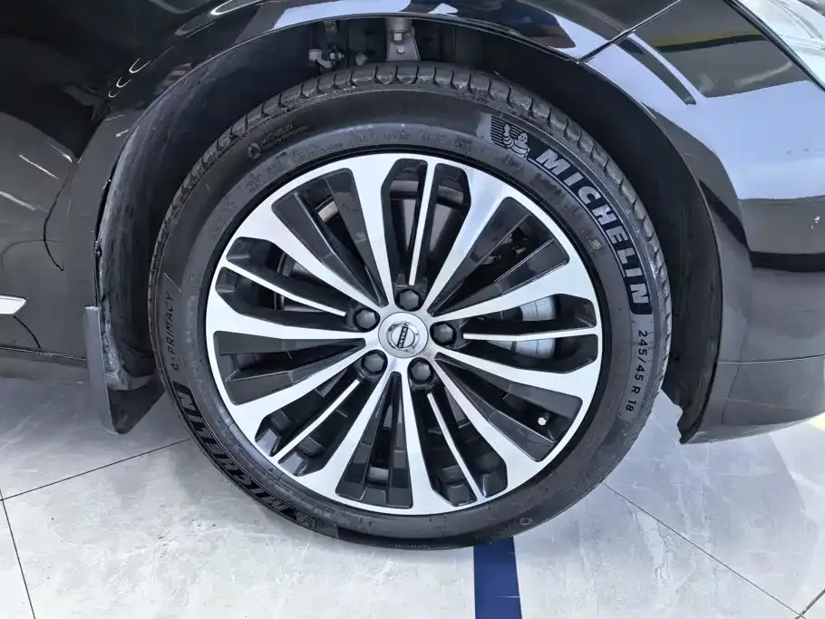 Volvo S90 — фото 8