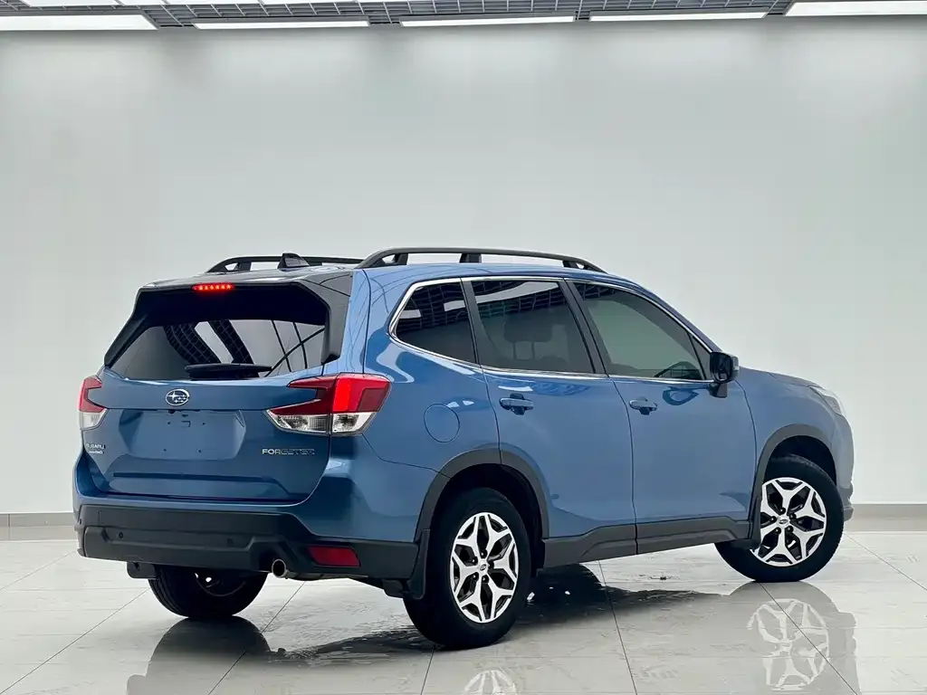 Subaru Forester — фото 8
