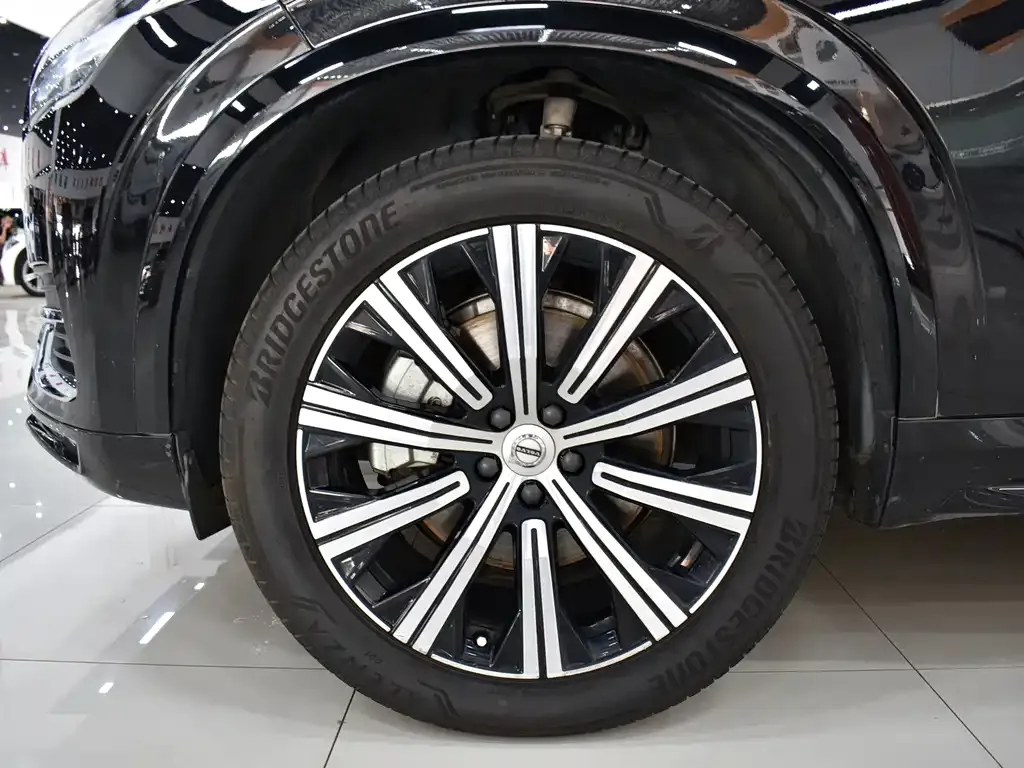 Volvo XC90 — фото 4
