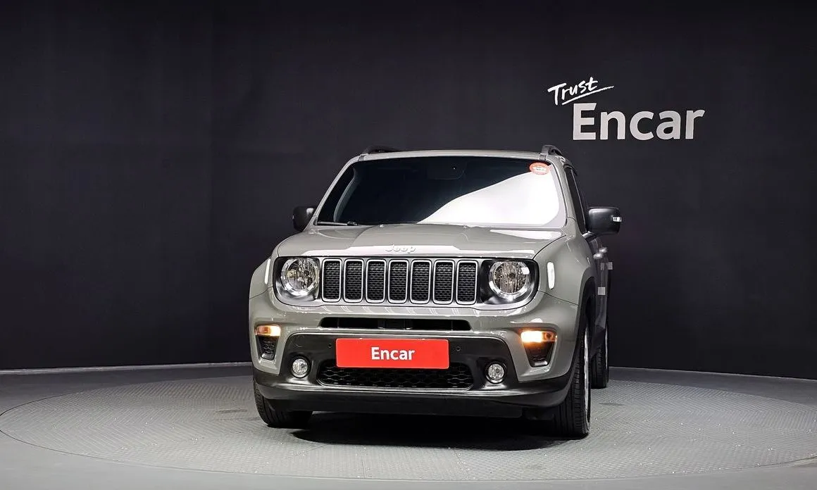 Jeep Renegade — фото 6