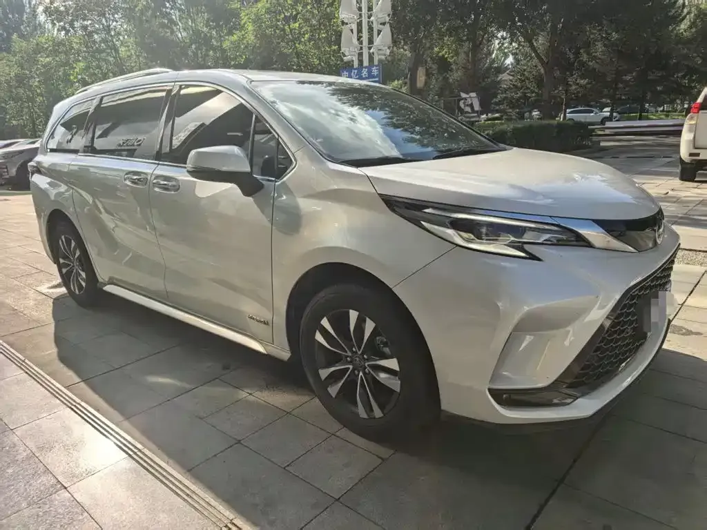 Toyota Granvia — фото 6