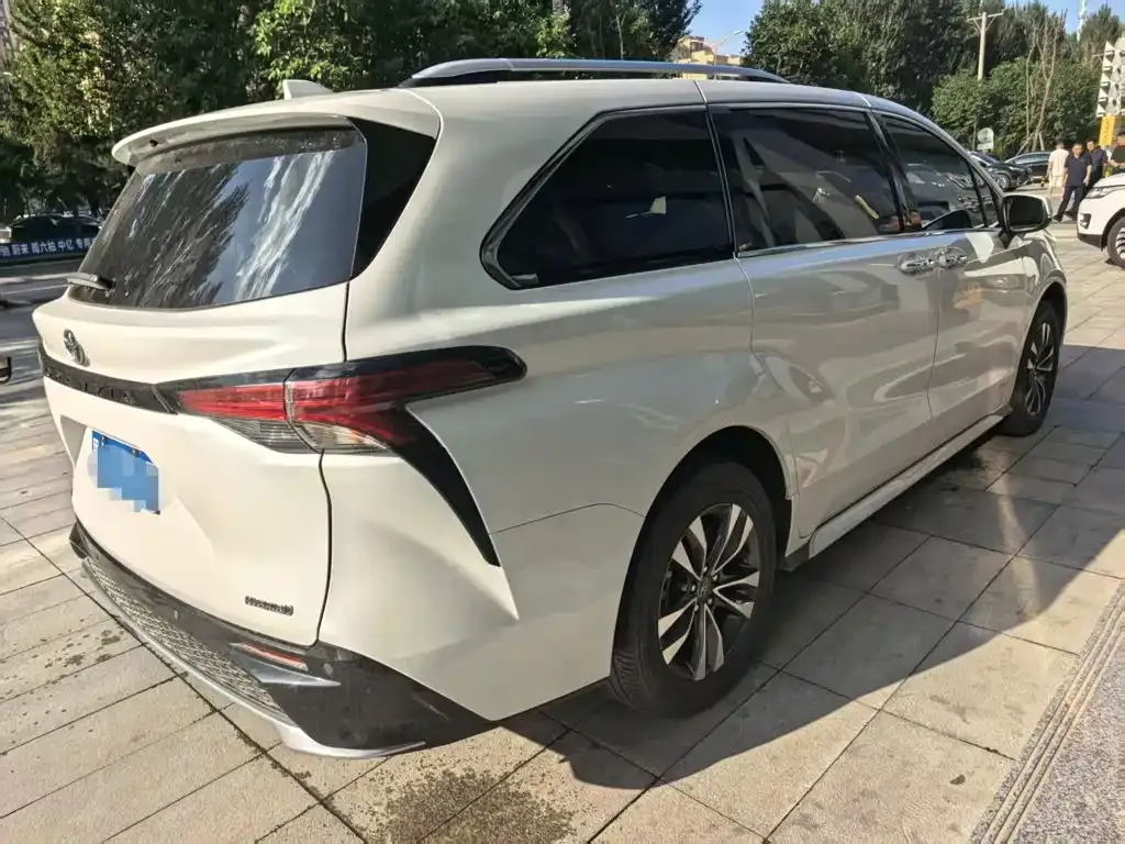 Toyota Granvia — фото 9