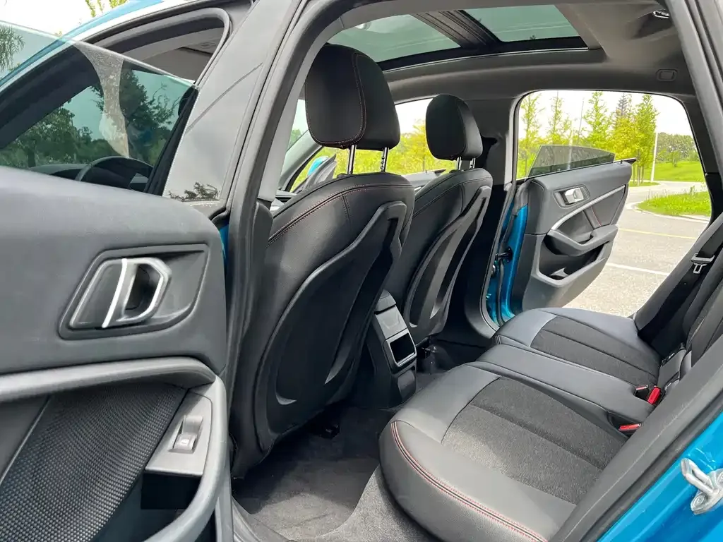 BMW 2 Series (Import) — фото 3