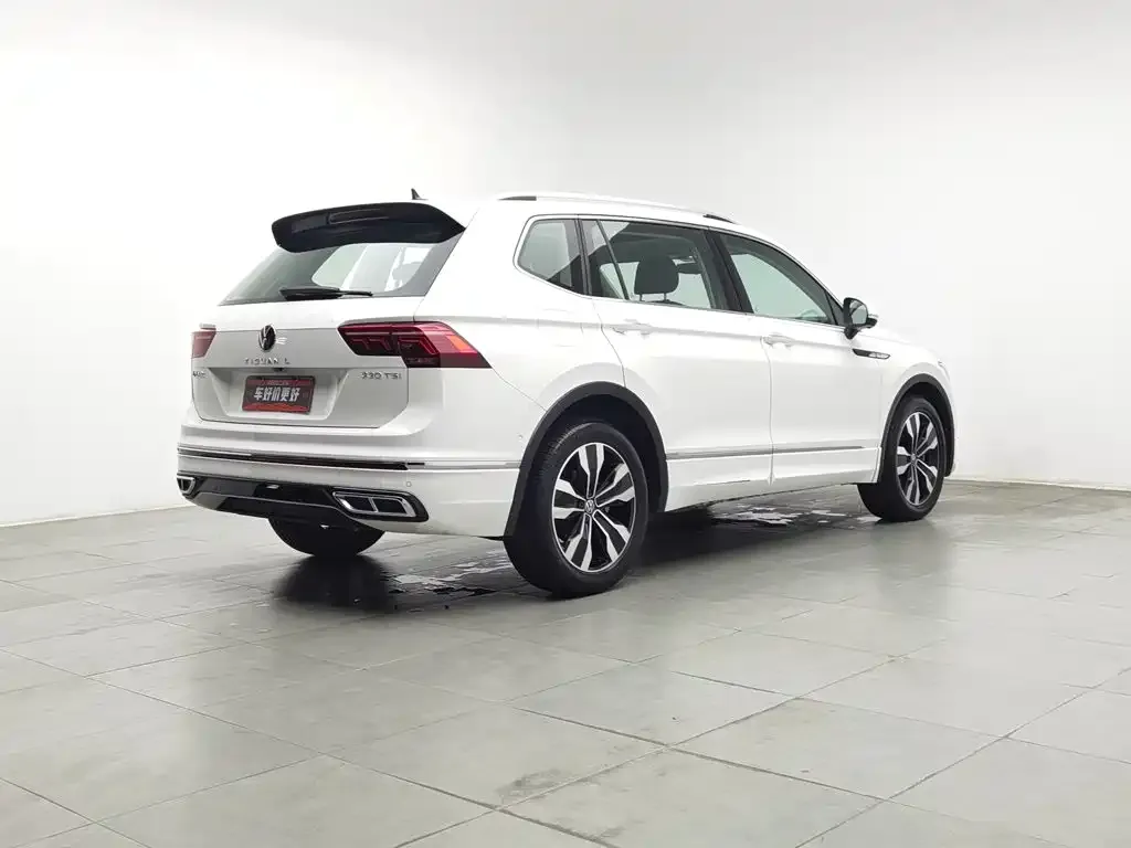 Volkswagen Tiguan L — фото 7
