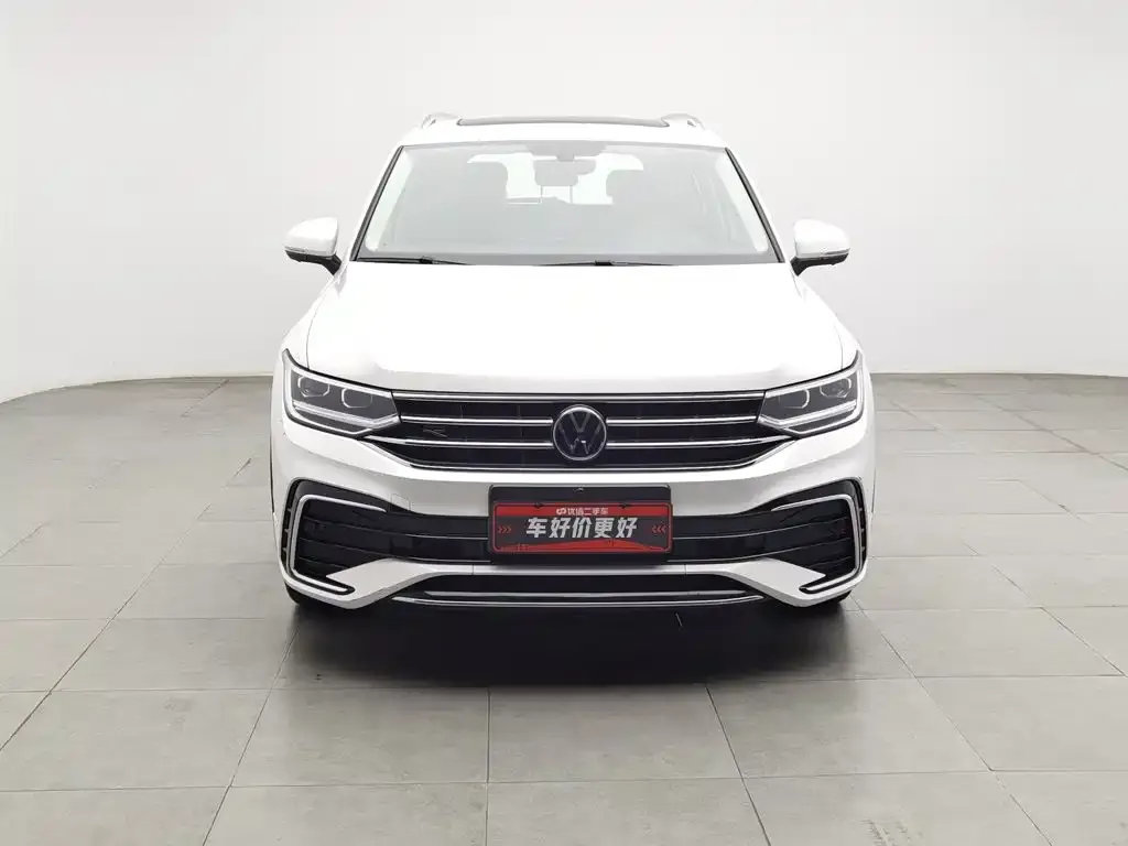 Volkswagen Tiguan L — фото 2