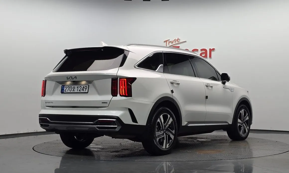 Kia Sorento — фото 7