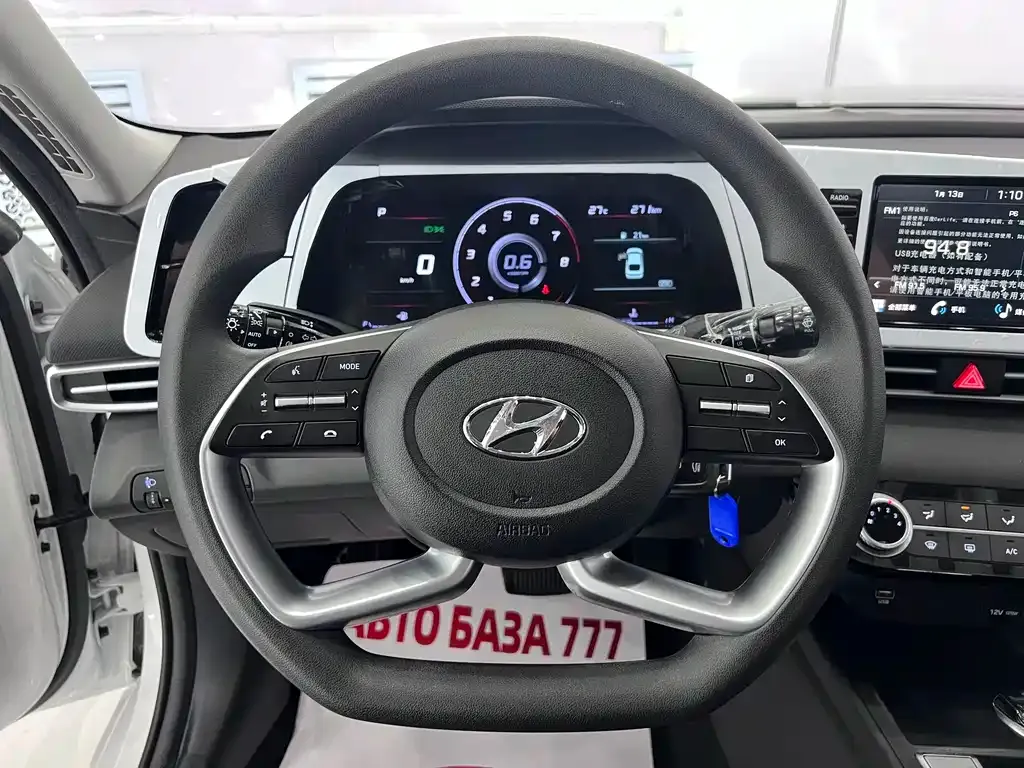 Hyundai Elantra — фото 5
