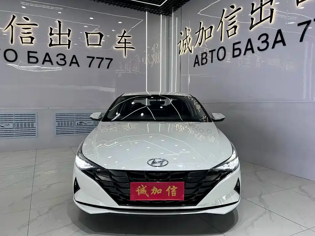 Hyundai Elantra — фото 3