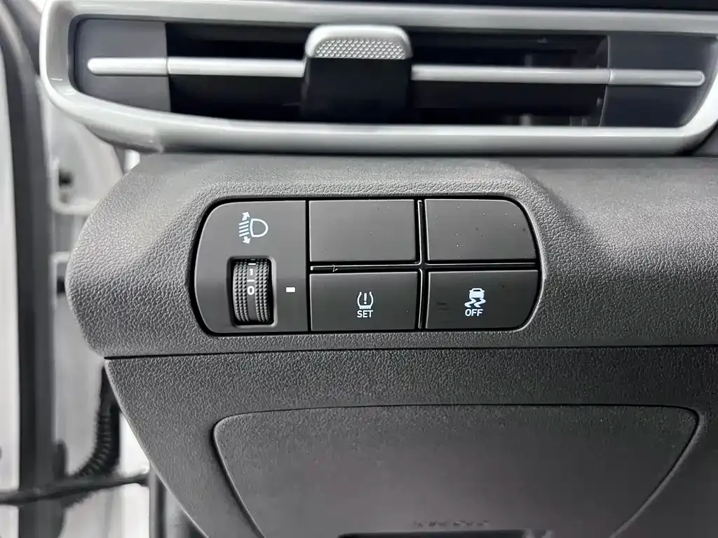 Hyundai Elantra — фото 7