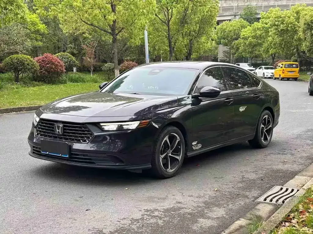 Honda Accord — фото 1