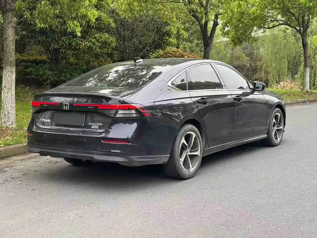 Honda Accord — фото 9