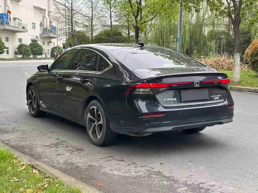 Honda Accord — фото 7