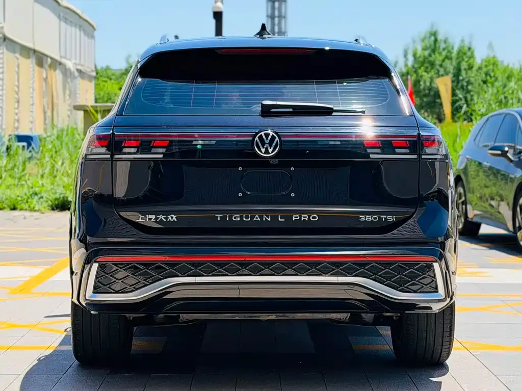 Volkswagen Tiguan L — фото 3