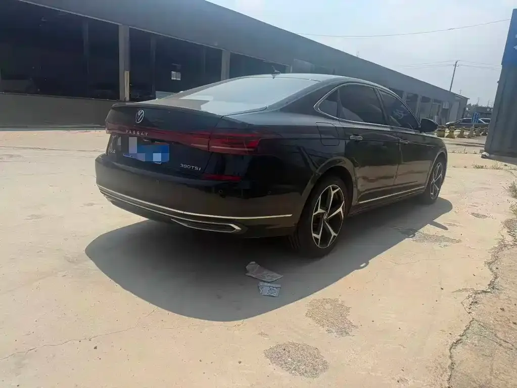 Volkswagen Passat — фото 4