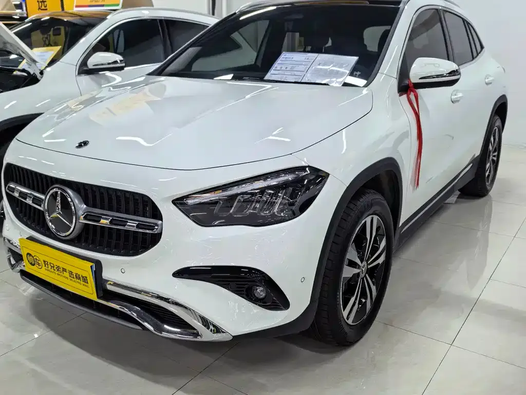 Mercedes-Benz GLA — фото 1