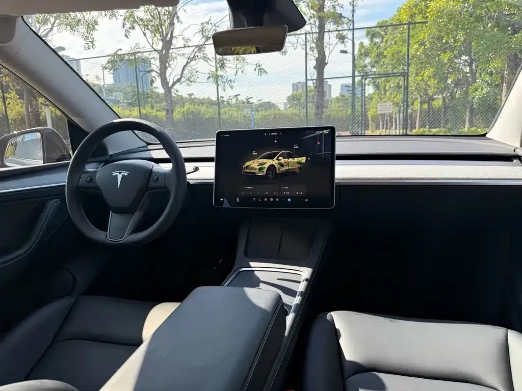 Tesla Model Y — фото 4