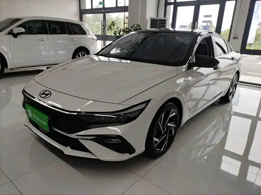 Hyundai Elantra — фото 6