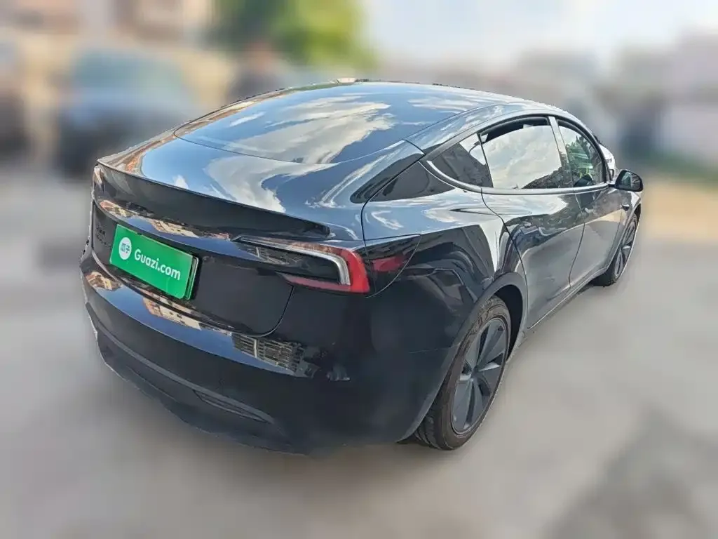 Tesla Model 3 — фото 10