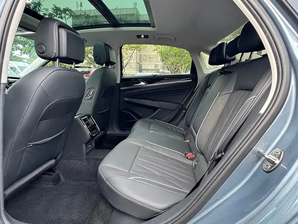 Volkswagen Passat — фото 10